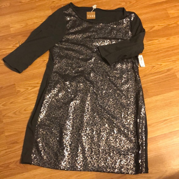 Old Navy Dresses & Skirts - 🌟NWT Silver sequin kneelength dress from Old Navy